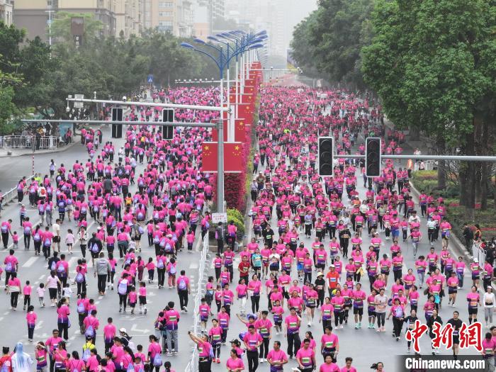 梧州半程马拉松汇聚中外两万跑友，埃塞俄比亚