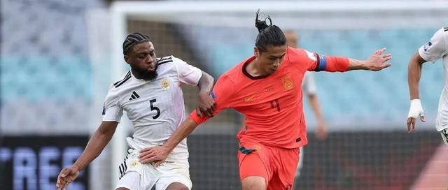 国足2比0力克世界杯新军 邵佳一启用9名U23球员首