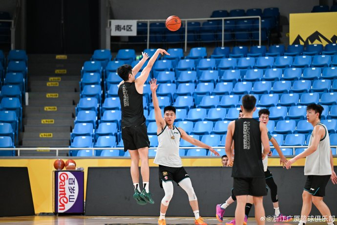 浙江男篮迎战江苏男篮 圣杭体决战一触即发