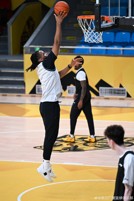 浙江男篮迎战江苏男篮 圣杭体决战一触即发