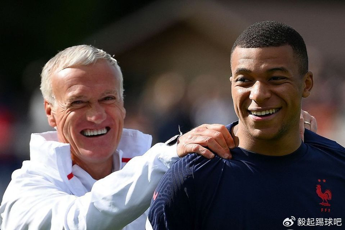 皇马帅位更迭引热议 德尚或成接班人