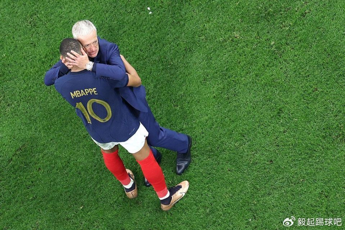 皇马帅位更迭引热议 德尚或成接班人