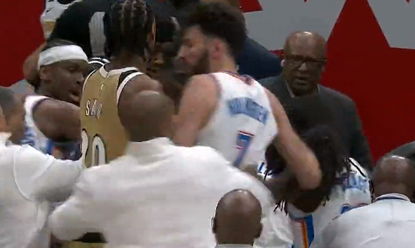 雷霆球员冲突升级 米切尔介入引发肢体冲突