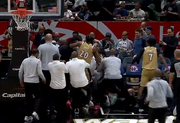 雷霆球员冲突升级 米切尔介入引发肢体冲突