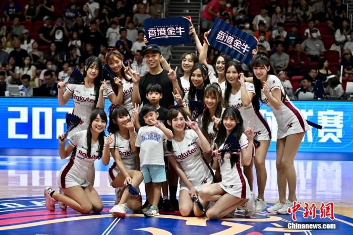 香港金牛队在2023全国男子篮球联赛揭幕战以102比